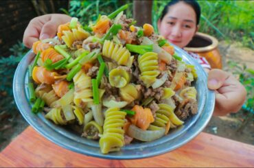Tasty Pasty Cooking Beef Recipe - Cooking With Sros