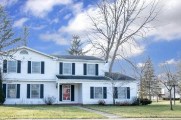 5543 Wadsworth Drive, Sylvania, OH Presented by Epic Homes Group.