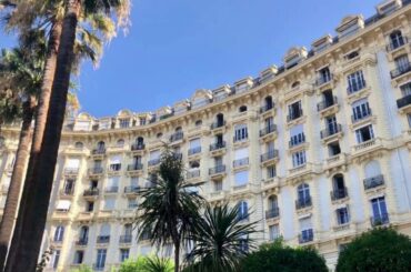 Classic Côte d’Azur Style Apartment For Sale in Nice France