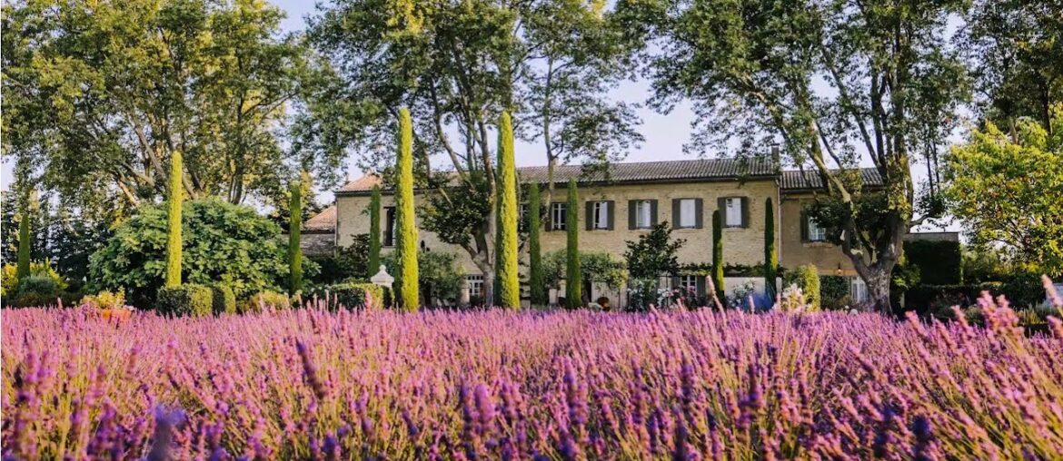 Domaine Clos Saint Estève – boutique bed & breakfast in Provence Domaine Clos Saint Estève - boutique bed & breakfast in Provence