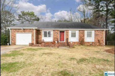 Homes for sale - 2324 APPLEWOOD DR, BIRMINGHAM, AL 35215