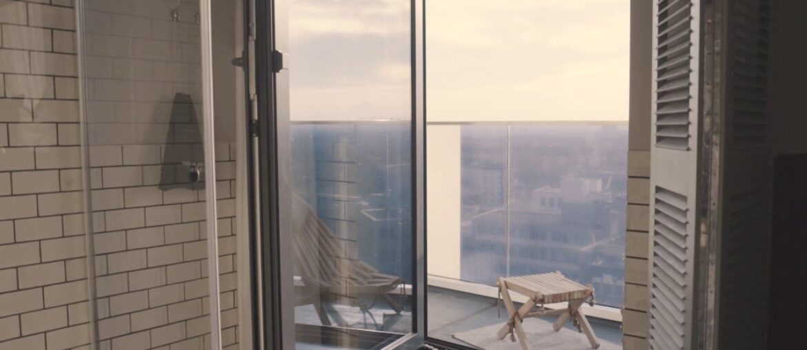 07 Sky Medium Plus French Room