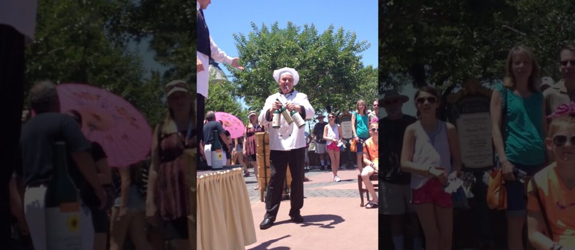France Street performers at Epcot in 2014