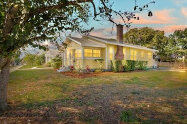 1623 Canton Street, Orlando in Colonial Town North Bungalow by Lisa Morgan and Jennifer Piper