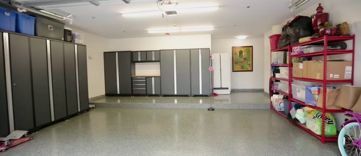 2600 Segovia Street-New French Village