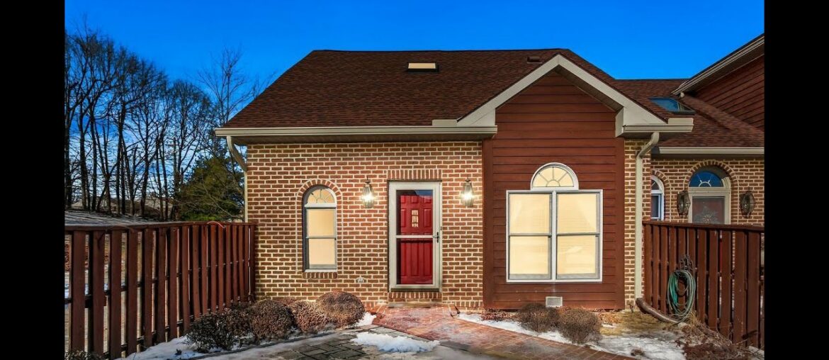 160 PEPPERCORN SQUARE, ENOLA, PA, 17025 Tour – $145,000 160 PEPPERCORN SQUARE, ENOLA, PA, 17025 Tour - $145,000