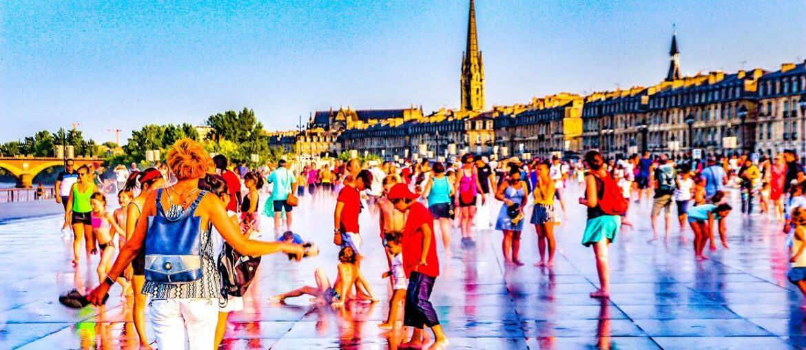 A Walk Around the Beautiful City of Bordeaux, France