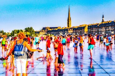 A Walk Around the Beautiful City of Bordeaux, France