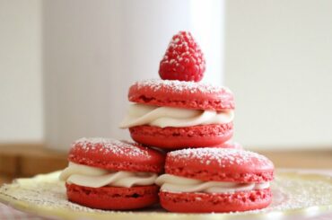 Red Velvet French Macarons Recipe | sweetco0kiepie