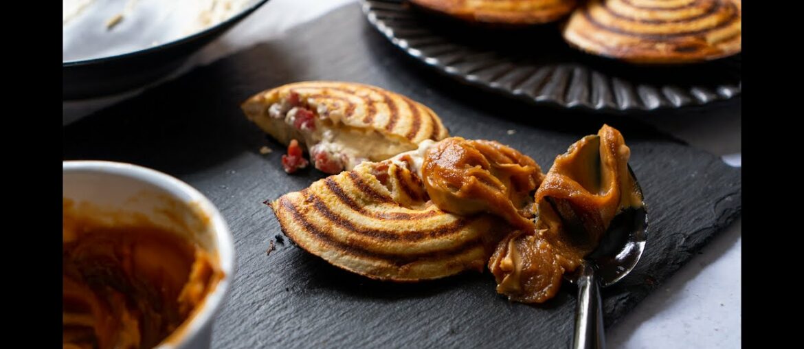 Bacon & Banana French Toast Jaffle with Peanut Butter Sauce Bacon & Banana French Toast Jaffle with Peanut Butter Sauce