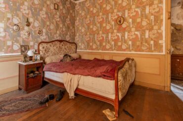 Abandoned Manor Of The French Screenwriter Lambert He Produced True Lies