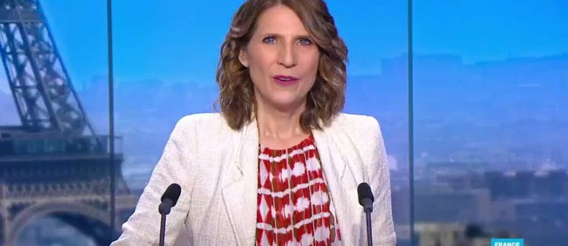 Making -and flipping-  crepes in France