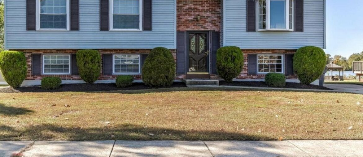 762 SHORE DRIVE, JOPPA, MD Presented by Meighan Sweeney. 762 SHORE DRIVE, JOPPA, MD Presented by Meighan Sweeney.