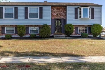 762 SHORE DRIVE, JOPPA, MD Presented by Meighan Sweeney.