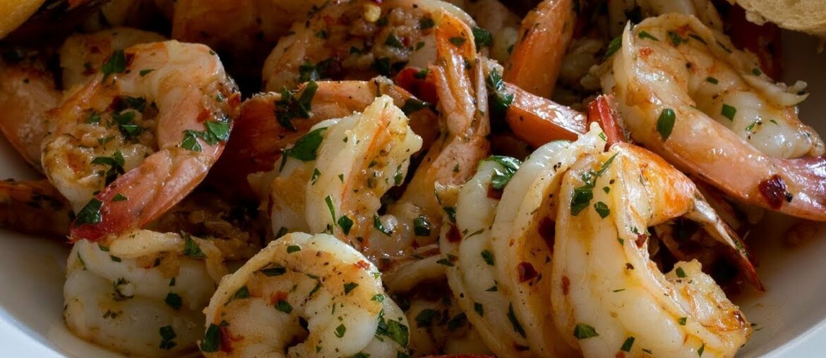 Garlic Shrimp Recipe – With Butter, Olive Oil, White Wine, Lemon, Parsley & Red Pepper Flakes Garlic Shrimp Recipe - With Butter, Olive Oil, White Wine, Lemon, Parsley & Red Pepper Flakes