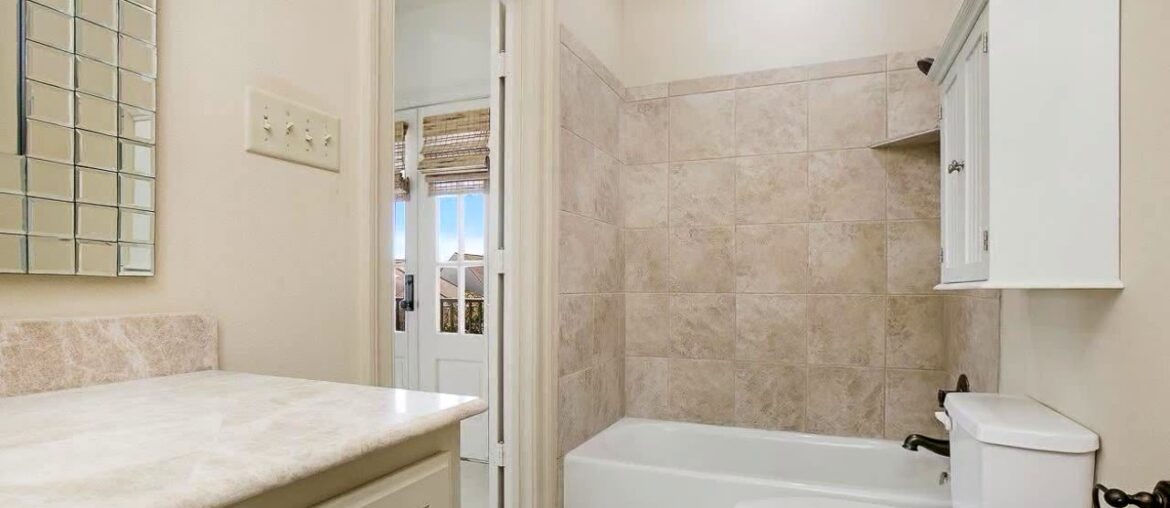 Homes for Sale - 8154 WILLOW GROVE BLVD, Baton Rouge, LA 70810