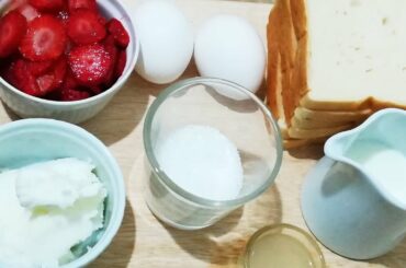 French Toast stuffed with Strawberry Sauce | Easy Breakfast Recipe