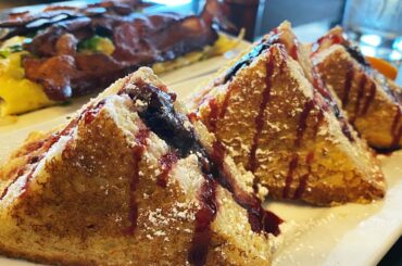 Raspberry Stuffed French Toast and Cheese Steak Omelette?! Keke's Breakfast Cafe Review!