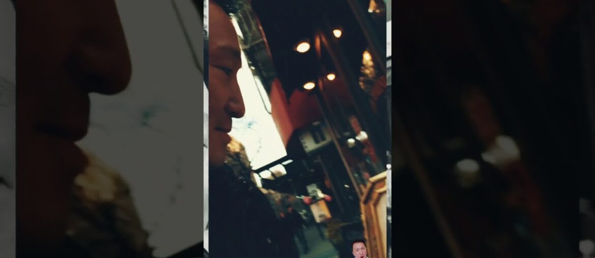 Paying with Litecoin at a French restaurant.