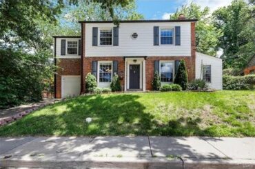 1052 Terrace DR, Richmond Heights, MO 63117