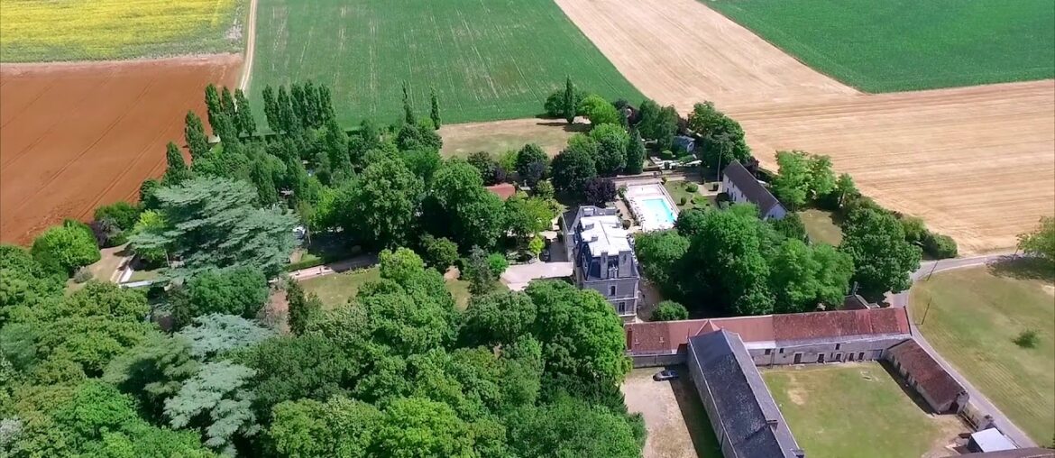 Touring with the Caravan and Motorhome Club: Château de la Rolandière