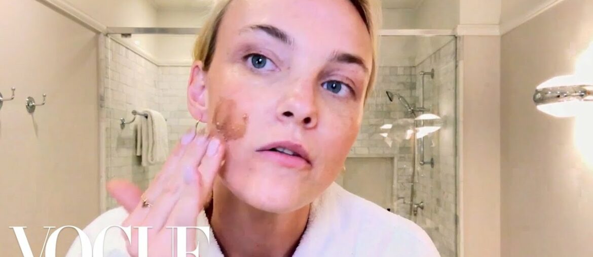 Supermodel Caroline Trentini's DIY Beauty Recipes for Sun, Surf, and Sand | Beauty Secrets | Vogue Supermodel Caroline Trentini's DIY Beauty Recipes for Sun, Surf, and Sand | Beauty Secrets | Vogue