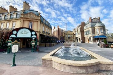 Epcot France Pavilion Early Morning Walk-Through Tour in World Showcase, Feb 2020, Walt Disney World