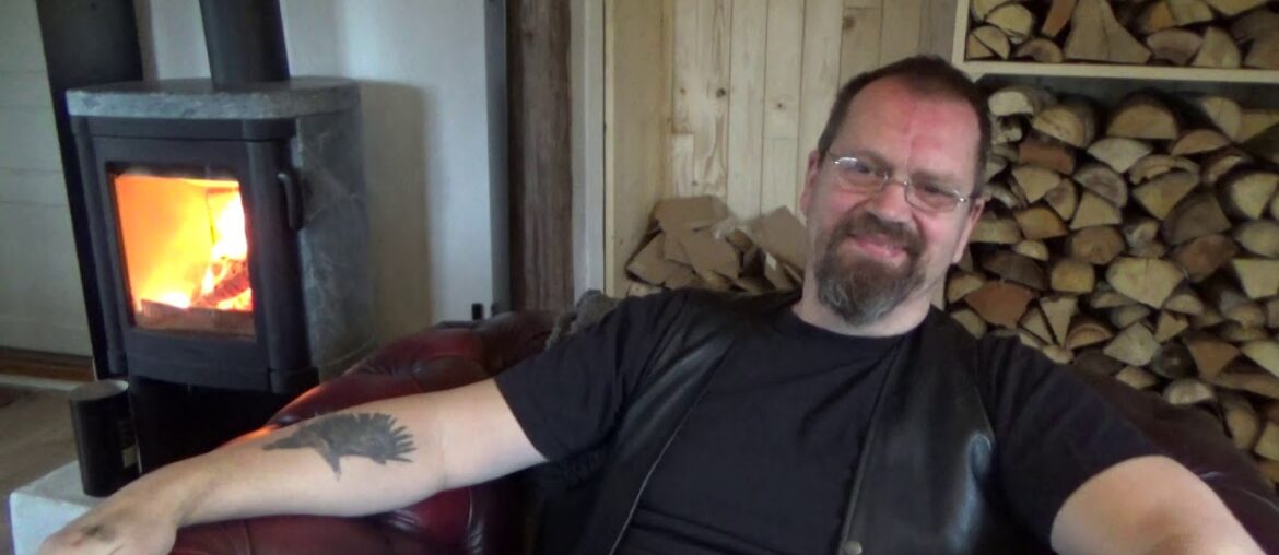 LIMPING EU BUDGET TALKS / Somali Youth NORWAY / UK Pubs Removing EU Wine & Beer / Swedish PM Going?