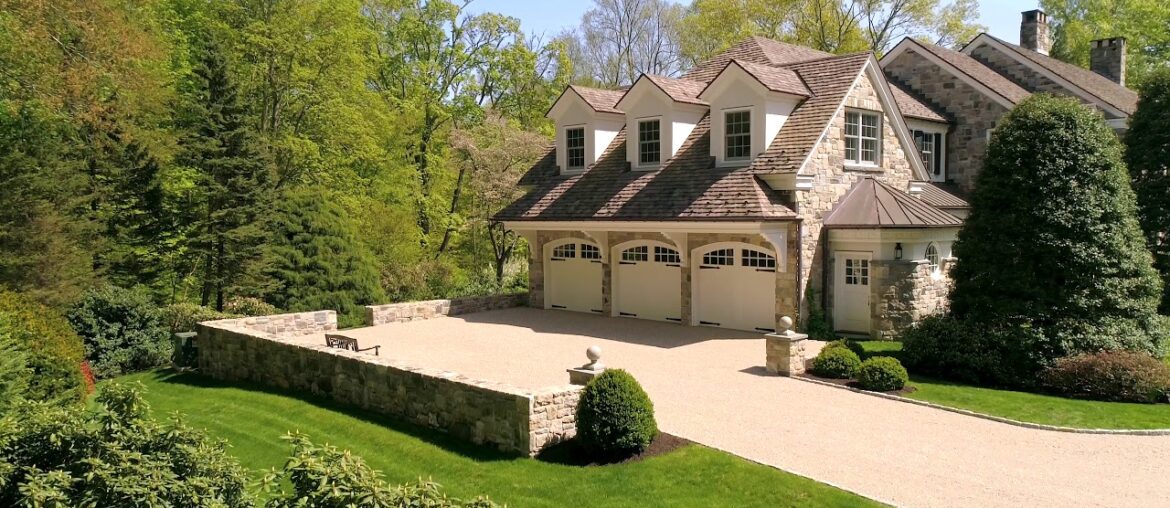 27 Khakum Wood Road, Greenwich, Connecticut 27 Khakum Wood Road, Greenwich, Connecticut