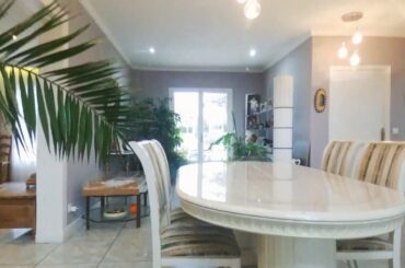 House / Villa with a surface area of 425 m² on a plot of 2700 m² 30 minutes from Paris - 1 690 000 €