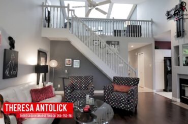 889 Lakes Boulevard, French Creek