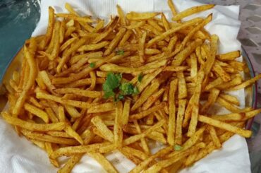 फ्रेंच फ्राइज़ रेसिपी | कुरकुरी और स्वादिष्ट स्नैक्स | Easy Homemade French Fries Recipe in Hindi