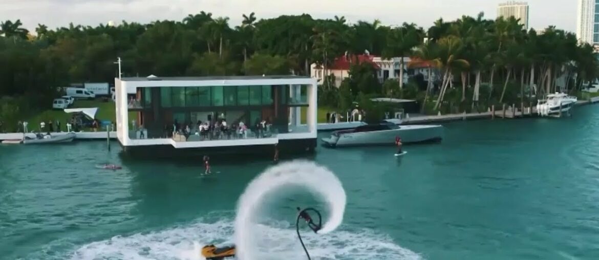 Luxurious self-contained floating villa formed as off-grid offers different incredibly amazing view Luxurious self-contained floating villa formed as off-grid offers different incredibly amazing view