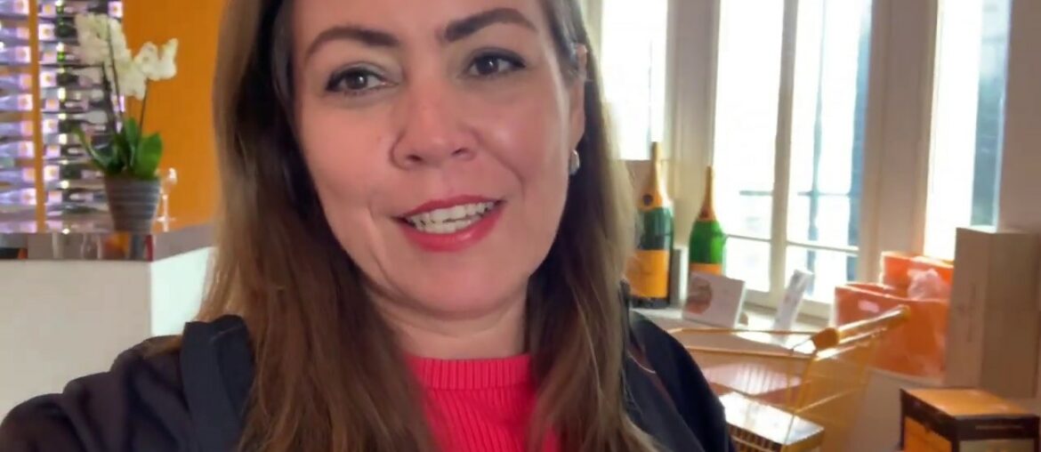Keila shows the visit at Veuve Clicquot champagne house in Reims, France (English)