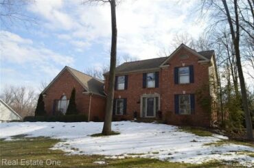 351 Heritage Dr, Milford, MI - 2200016888