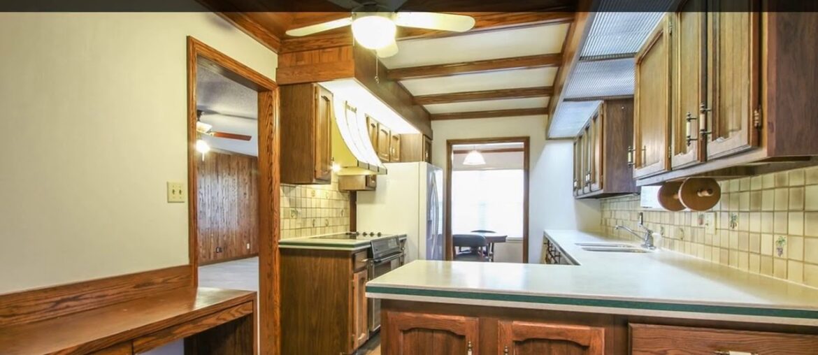 9305 E 29th Pl, Tulsa, OK, 74129 9305 E 29th Pl, Tulsa, OK, 74129