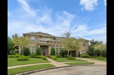 1923 Sterling Green Ct. • Sugar Land, TX