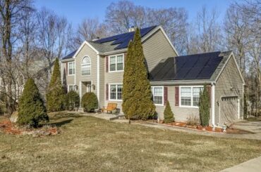 19 Meadowbrook Drive North Branford, CT | ColdwellBankerHomes.com