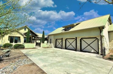 3557 La Cumbre, Kerrville, TX.