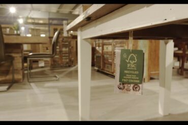 Baker Cotswold Extending Dining Table