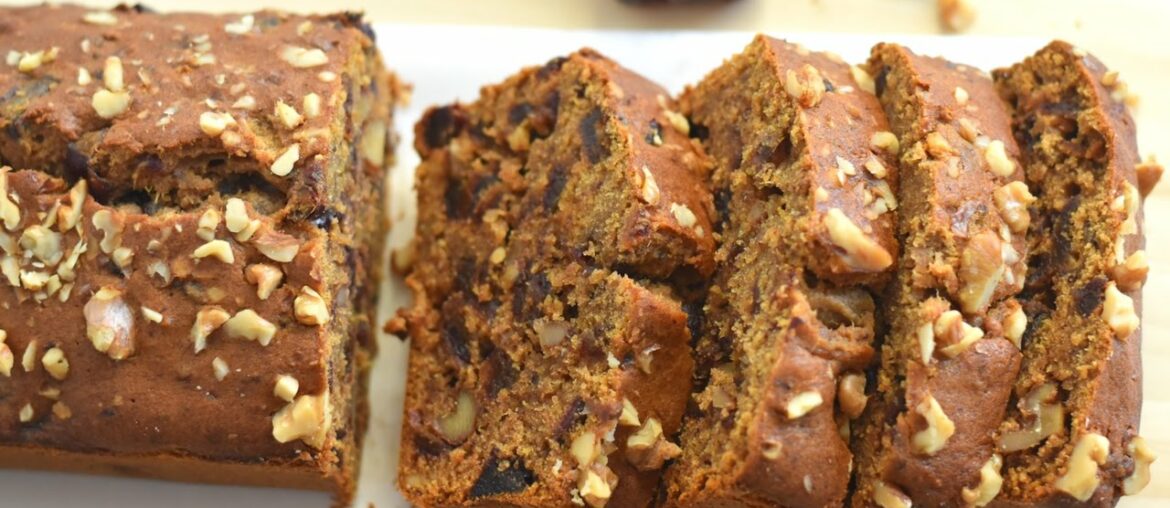 Date cake / Date and walnut cake Recipe