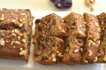 Date cake / Date and walnut cake Recipe