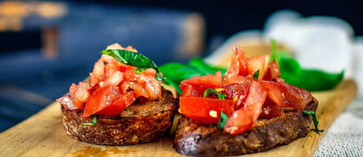 Easy and Quick Tomato Basil Bruschetta Recipe – Tomato Crostini – Vegan Starter – Vegetarian Snack Easy and Quick Tomato Basil Bruschetta Recipe - Tomato Crostini - Vegan Starter - Vegetarian Snack