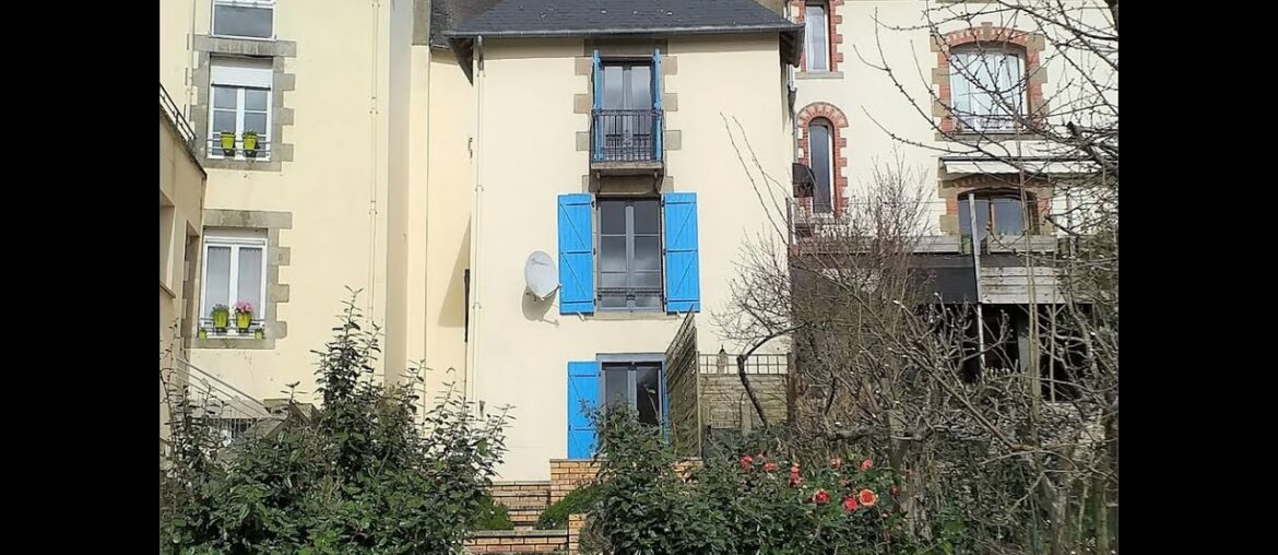 Stunning French house with views of the canal and Chateau Stunning French house with views of the canal and Chateau