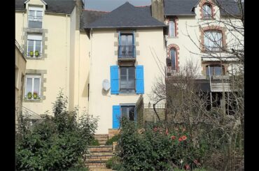 Stunning French house with views of the canal and Chateau