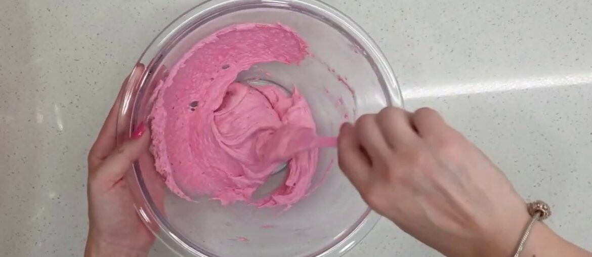 Reduced Sugar French Macaron Recipe (Step-by-step Tutorial) Reduced Sugar French Macaron Recipe (Step-by-step Tutorial)