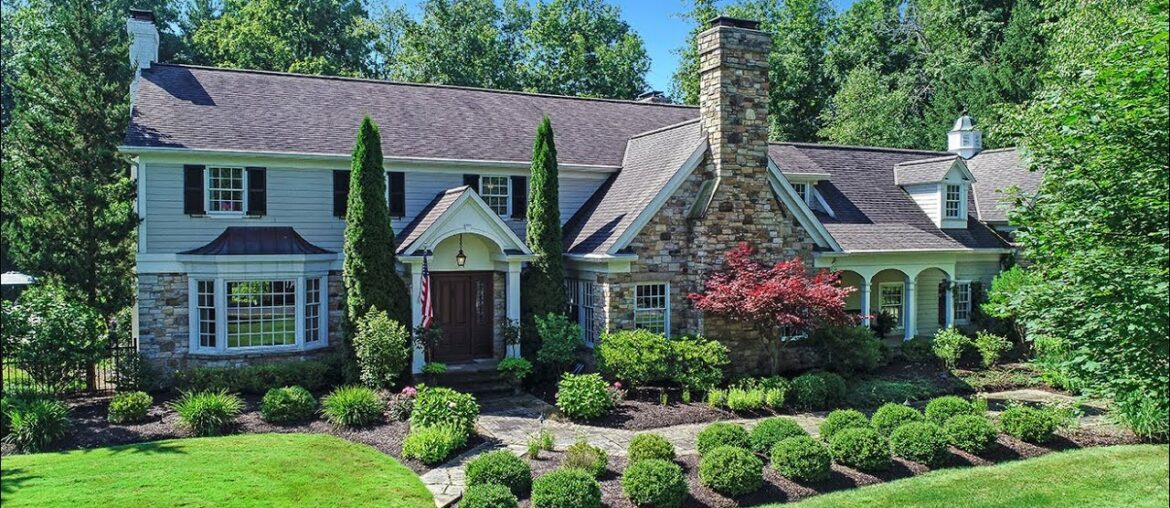 33700 Woodleigh Rd in Pepper PIke 33700 Woodleigh Rd in Pepper PIke