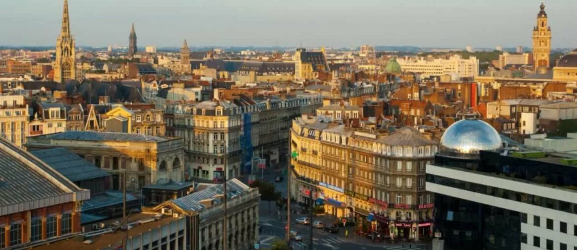 France to close all restaurants, cafes, cinemas and clubs due to coronavirus