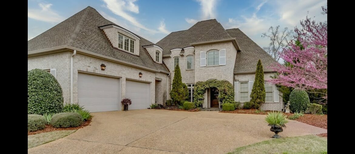 Homes for Sale in Tuscaloosa, 137407, 2495 Beacon Hill Pkwy, Iris Hinton, RE/MAX Premiere Group