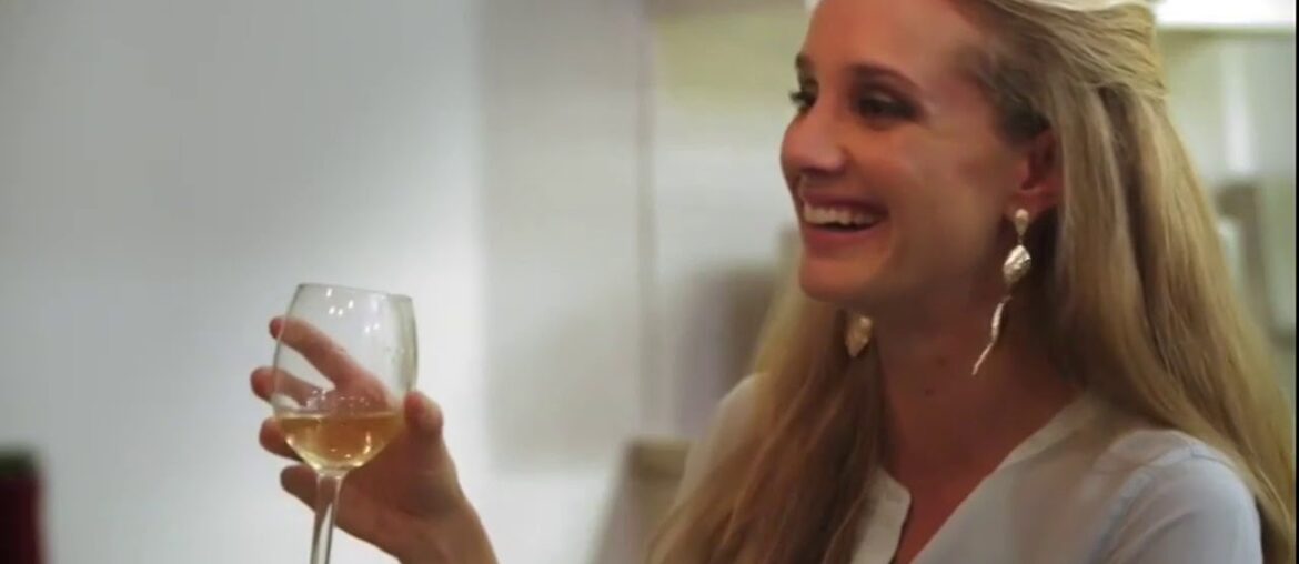 Avallon AWBV8627 27 Bottle + 86 Can Side-by-Side Wine & Beverage Center Avallon AWBV8627 27 Bottle + 86 Can Side-by-Side Wine & Beverage Center